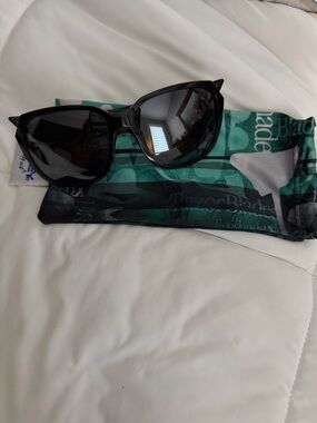 Oakley black prism polarized sunglasses